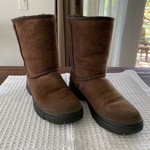 Ugg Classic Boot in Burnt Cedar Size 9